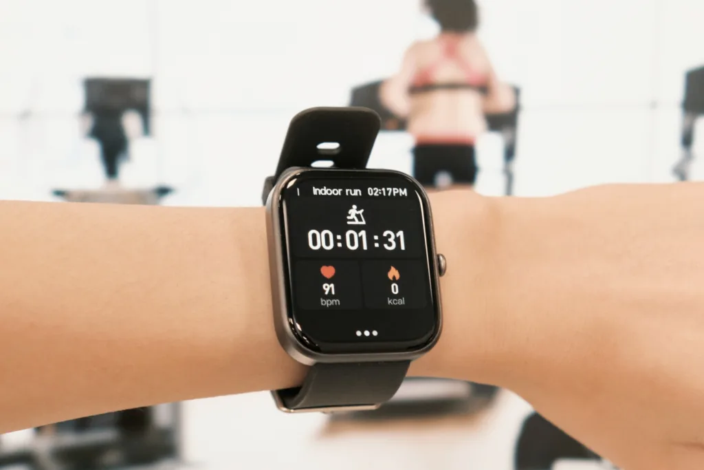 Correr en el gimnasio con un reloj inteligente Starmax